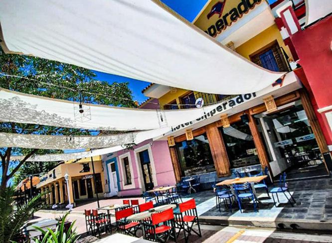 Hotel Emperador Cafayate Bagian luar foto